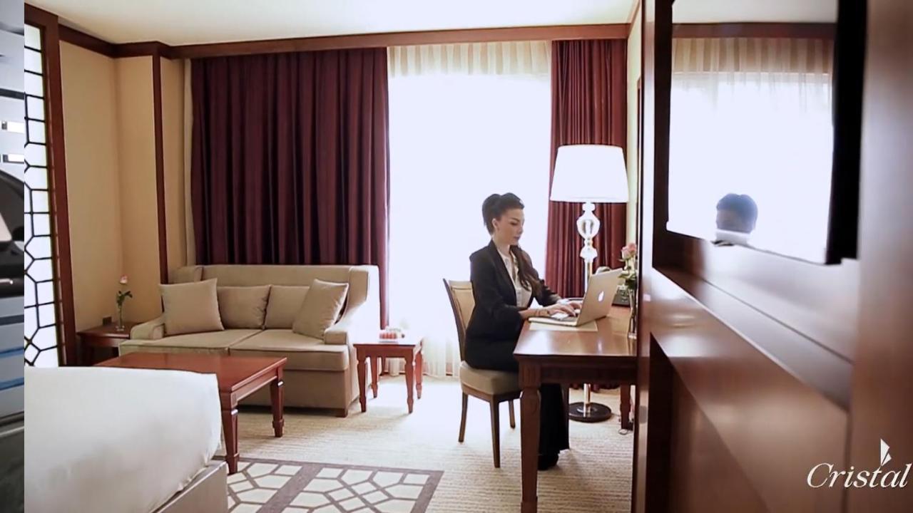 Cristal Erbil Hotel Εξωτερικό φωτογραφία A hotel room in the Grand Hotel