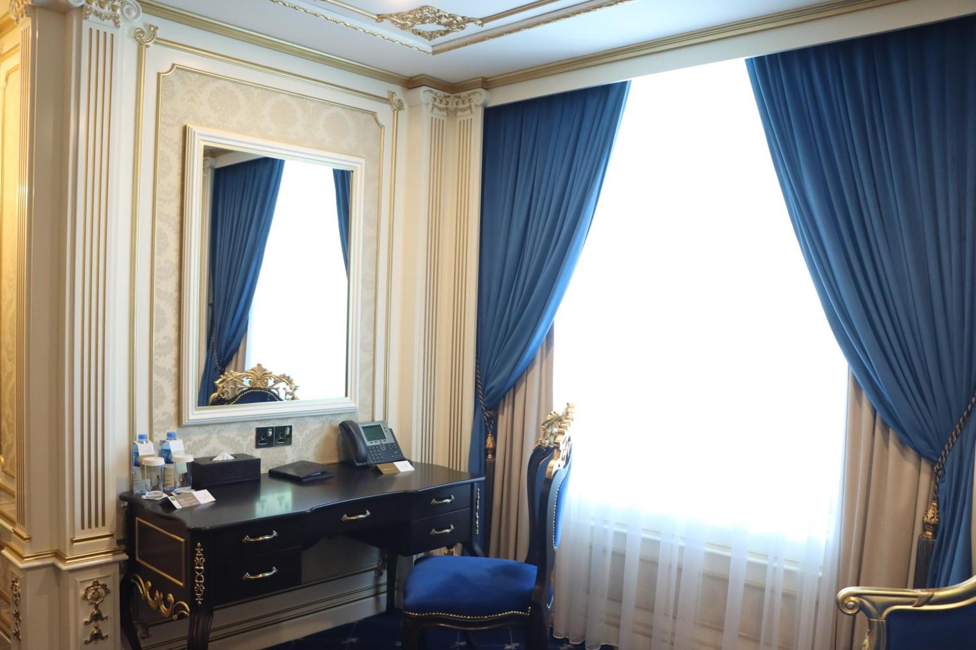 Cristal Erbil Hotel Εξωτερικό φωτογραφία A room in the hotel