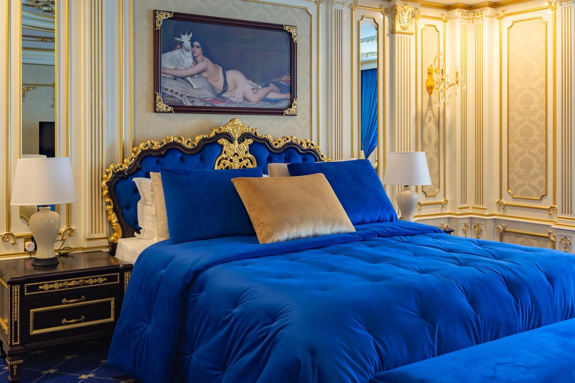 Cristal Erbil Hotel Εξωτερικό φωτογραφία A bedroom at the hotel