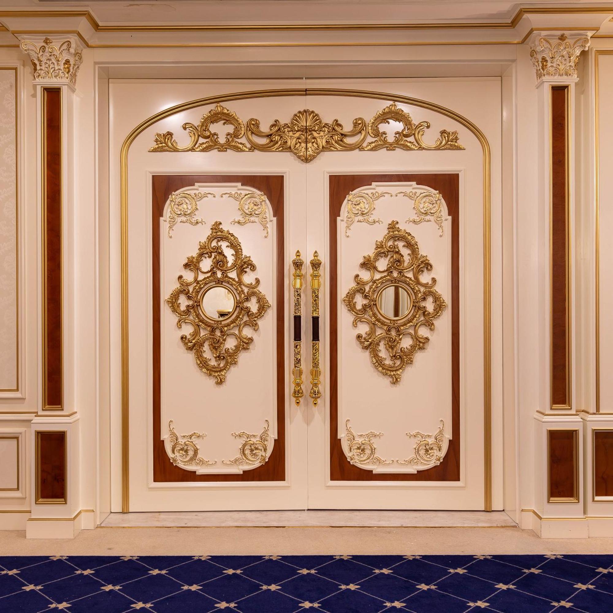 Cristal Erbil Hotel Εξωτερικό φωτογραφία Door of the Russian embassy in Paris