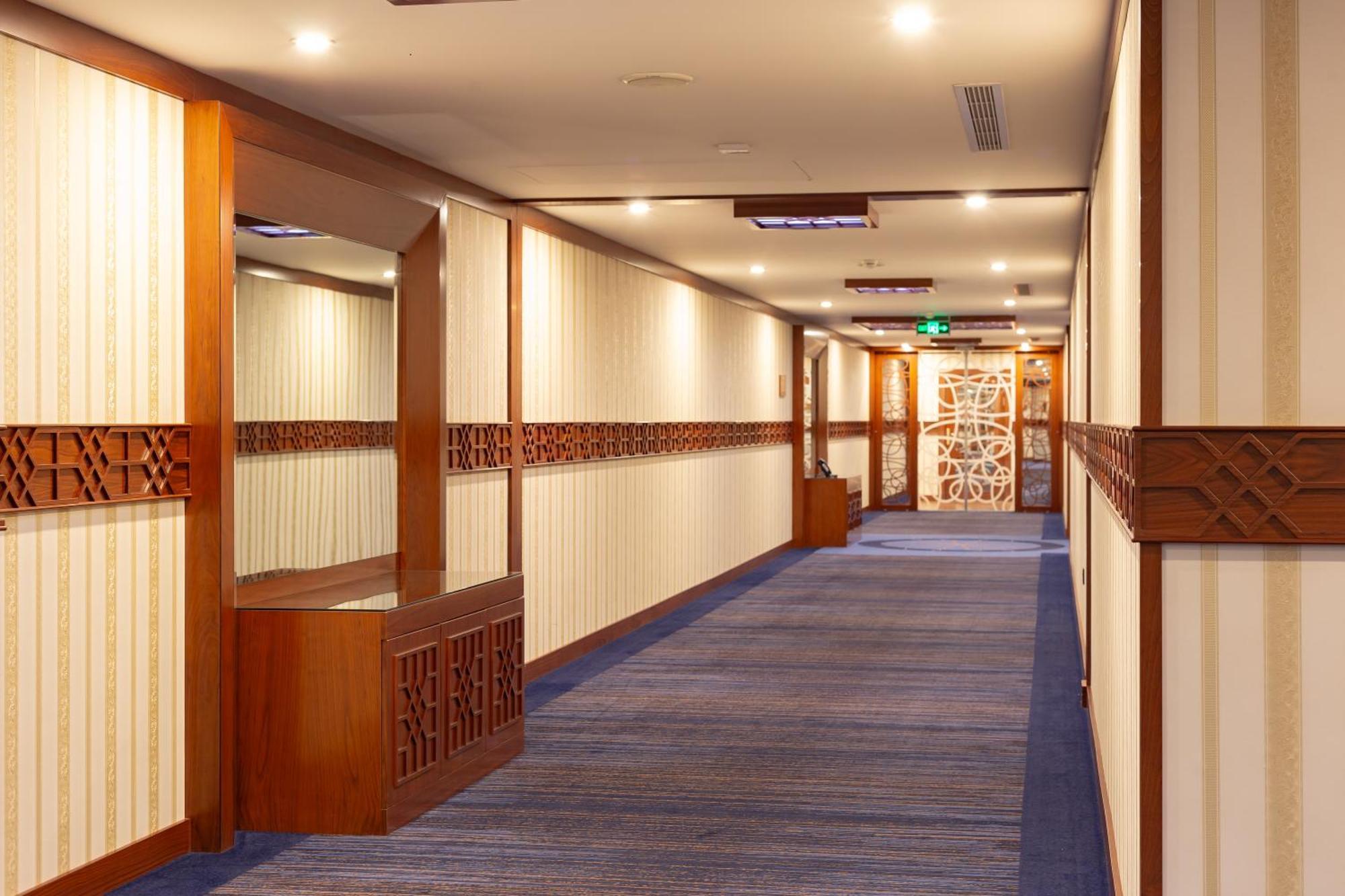Cristal Erbil Hotel Εξωτερικό φωτογραφία A corridor