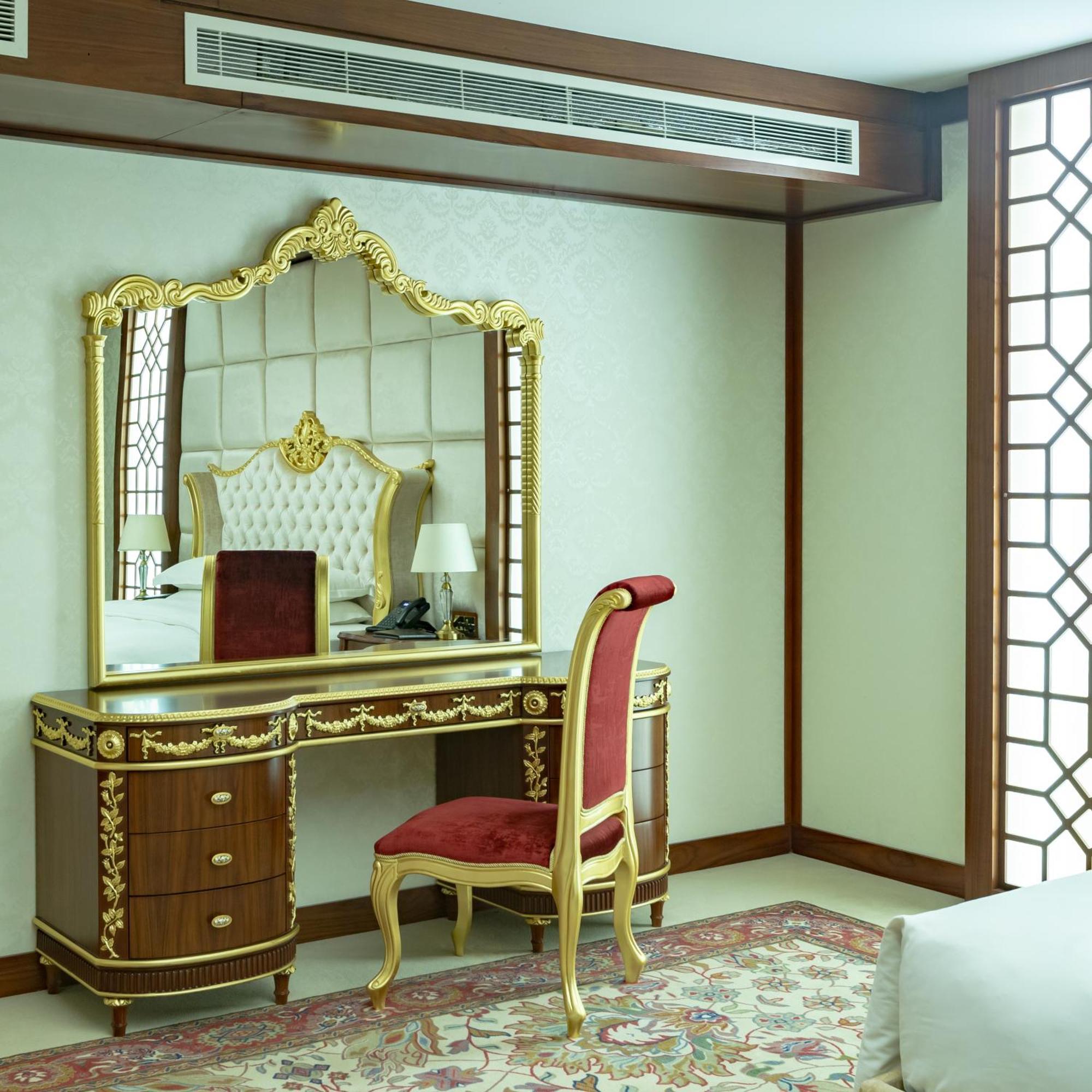 Cristal Erbil Hotel Εξωτερικό φωτογραφία A dressing table